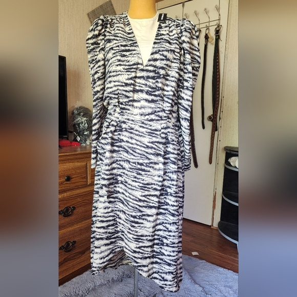 Zebra Print Dress - Picture 1 of 6